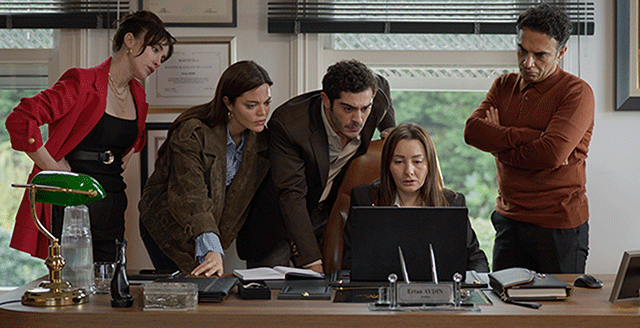 Sahtekarlar... ERTAN VE ASYA KADİR'İN ÖLÜMÜNÜN İZİNİ SÜRÜYOR!