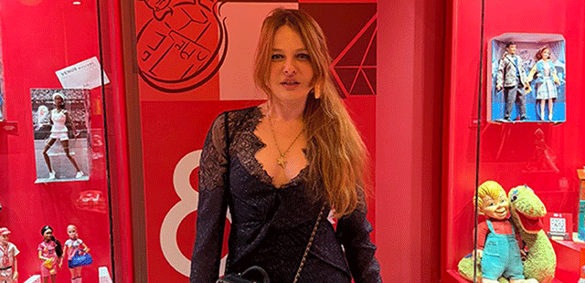 Naz Elmas... 'FAVORİ MEKANIM OYUNCAK MÜZESİ!'