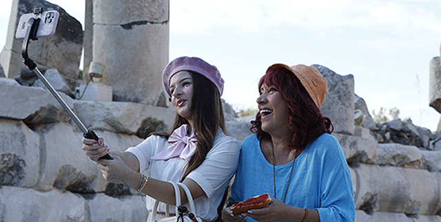 Oya Başar - Nazlı Yağcı... ÖRNEK BİR BABAANNE-TORUN HİKAYESİYLE KARŞIMIZA ÇIKIYOR!