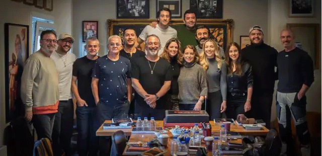 Cem Yılmaz... GORA 4 GORA'NIN KADROSUNU PAYLAŞTI!