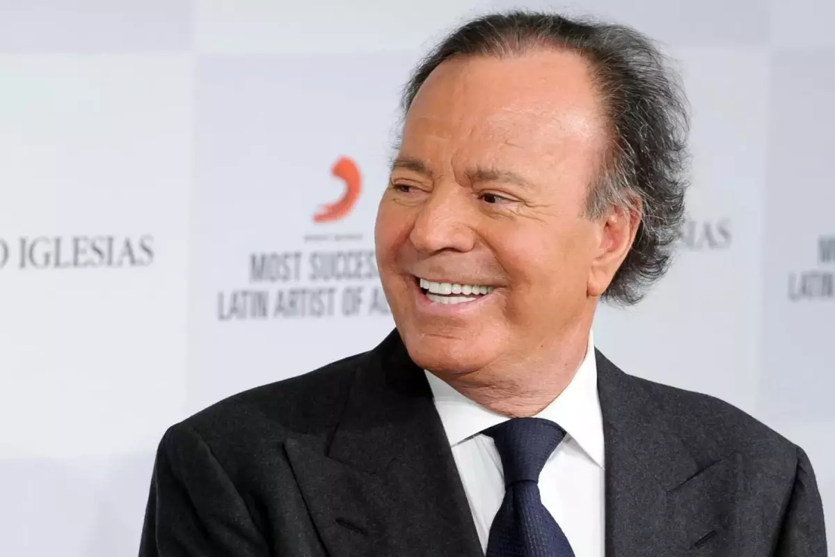 Julio Iglesias... İSPANYOL ŞARKICIYA TACİZ SUÇLAMASI!..
