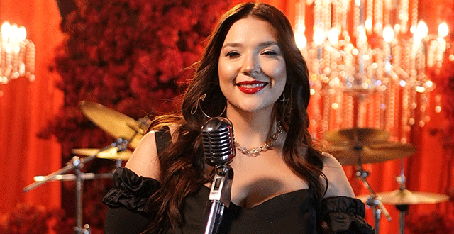 Tuğçe Kandemir... EFSANE ŞARKIYI YENİDEN YORUMLADI!