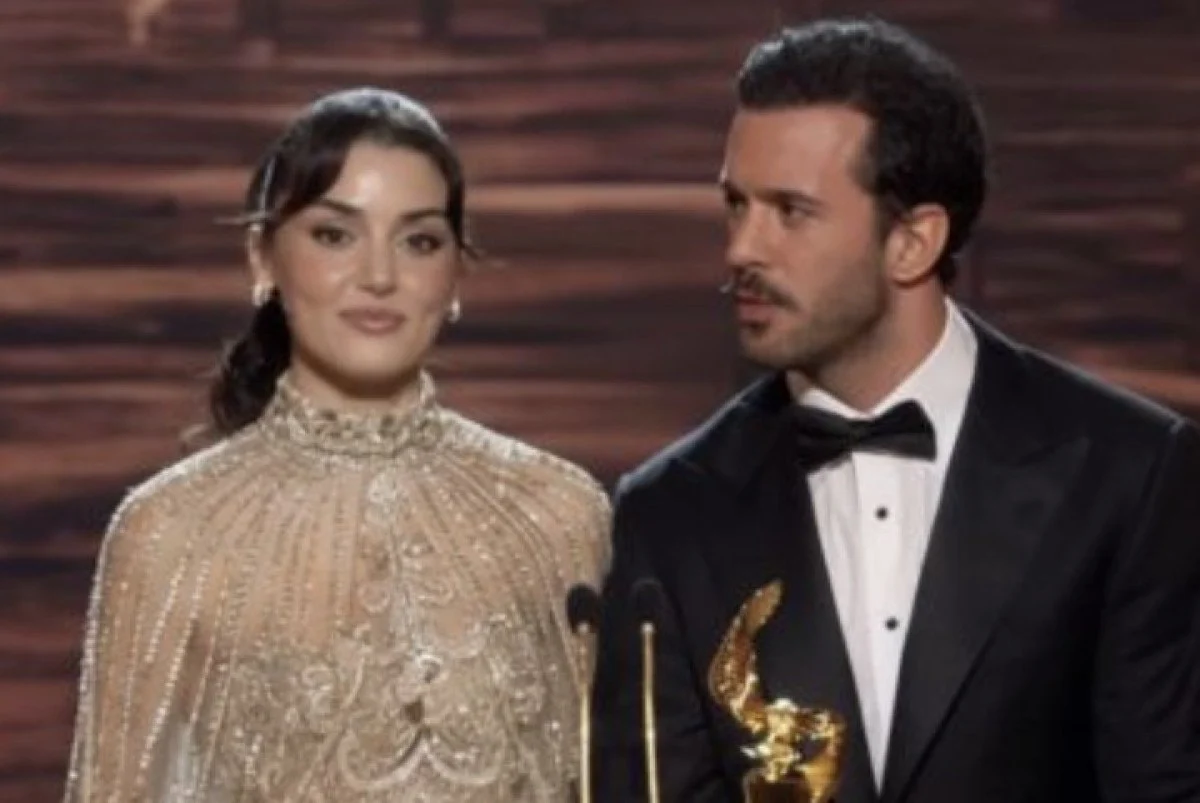 Hande Erçel... JOY AWARD ÖDÜL TÖRENİNDE ARAPÇA SÜRPRİZİ!..