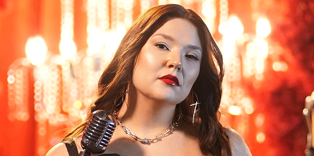 Tuğçe Kandemir... “KIYAMIYORUM SANA” AKUSTİK OLARAK YENİDEN!