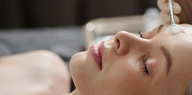 CİLTTE IŞILTI VE TAZELİK İÇİN PEELİNG SERUMU KULLANIMI!