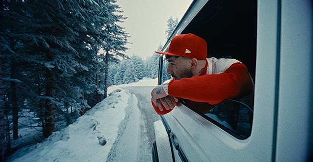 Uzi... YENİ TEKLİSİ 'YAŞIYOKEN ANLA' İÇİN FİLM TADINDA KLİP!