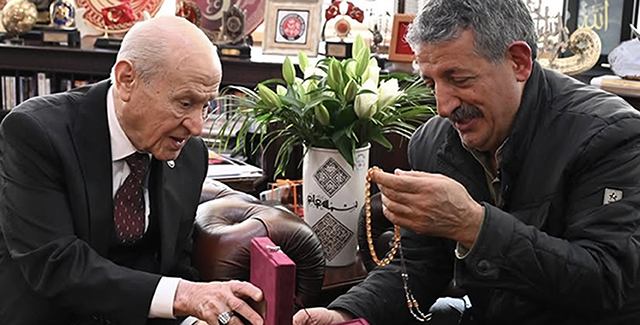 Ganİ Rüzgar Şavata... DEVLET BAHÇELİ'Yİ ZİYARET ETTİ; TESBİH HEDİYE ETTİ!