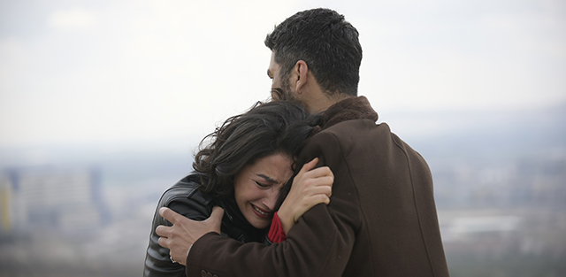 Halef: Köklerin Çağrısı... MELEK SARSICI GEÇEKLE İLGİLİ İPUCUNU YAKALAR!