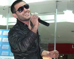 Asef... GENÇ KIZLARIN GÖZDESİ!