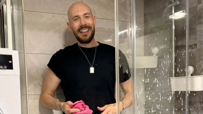 Fenomen Cem Özkök... NAMAZ ELEŞTİRİLERİNE YANIT; "DÖVME ABDEST GEÇİRİYOR"