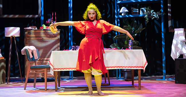 Ecem Erkek... ‘KARA KIZ’ KAHKAHALARLA PRÖMİYER YAPTI!