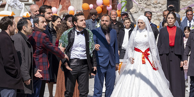 Gönül Dağı... DÜĞÜNE GELEN BEKLENMEDİK MİSAFİR KİM?