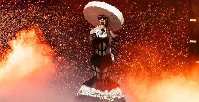 Hande Yener... “HANDE BİZİ SEZEN’E GÖTÜR” KONSERLERİNİ KAPALI GİŞE SÜRÜYOR!