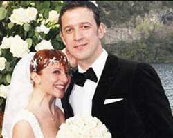 Aslı... ROCKÇININ ROMANTİK DÜĞÜNÜ!