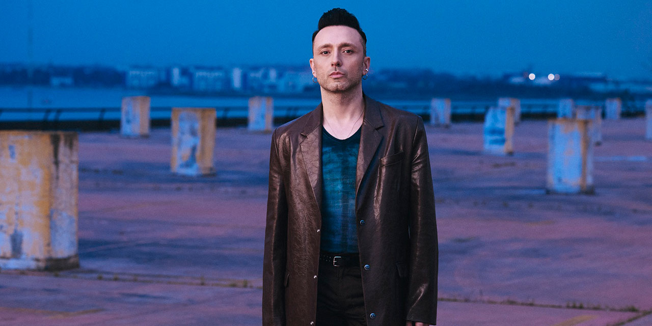 Mabel Matiz… Albümün ilk habercisi; “DAĞILIYORUM OLAYSIZ”