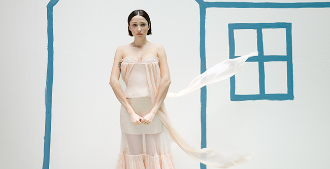 Zeynep Bastık... “MİSAFİR” GELDİ!