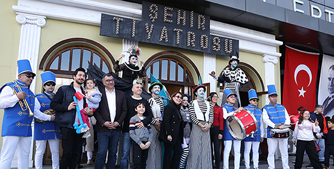 İBB Şehir Tiyatroları... SAHNELERİ ÇOCUKLAR İÇİN AÇILDI!