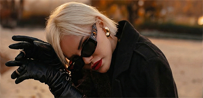 Ömür Gedik... BU ŞARKI APTAL AŞIKLARA!