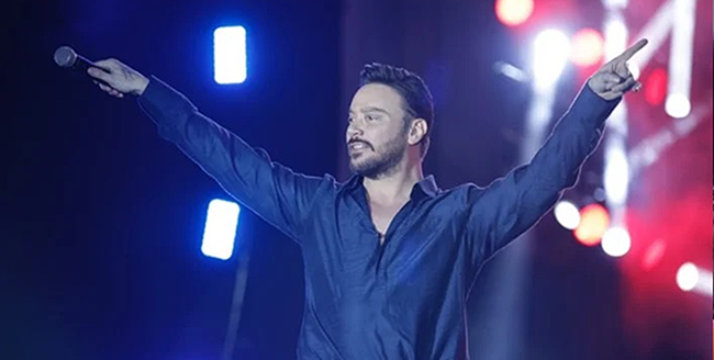 Sinan Akçıl...MİLLİ TAKIM İÇİN YAPTIĞI MARŞI SÜPERSTAR'A DİNLETTİ!