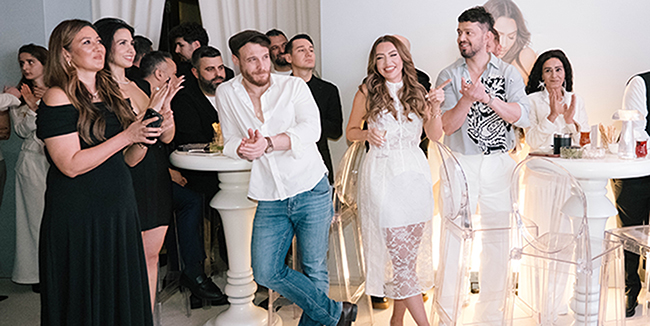 Hadise... YENİ ALBÜMÜ 'H'NİN BAŞARIISNI KUTLADILAR!
