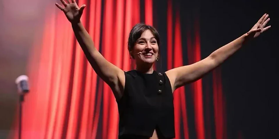 Komedyen Tuba Ulu… KANUNİ'YE HAKARETTEN HAPSİ TALEP EDİLDİ