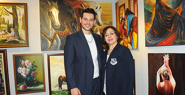 Cem Belevi... RESSAM ANNESİNE DESTEK; ’SANAT RUHUMU ANNEMDEN ALDIM’