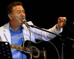 Kayahan... "OBAMA GELSE VERMEM!"