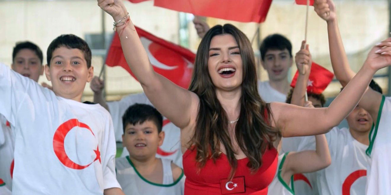 Begüm Polat… MİLLİ TAKIM MARŞI YAPAN İLK KADIN SANATÇI