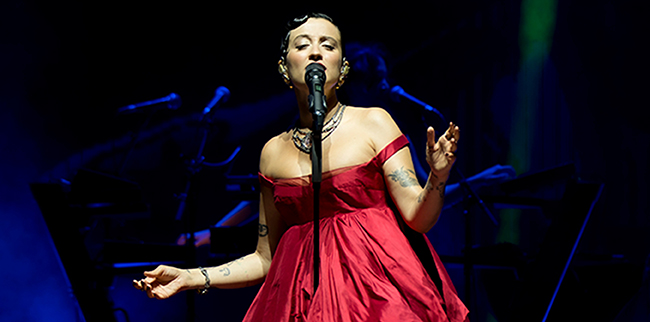 Melike Şahin... ANNE OLMADAN ÖNCE SON KONSERLER!