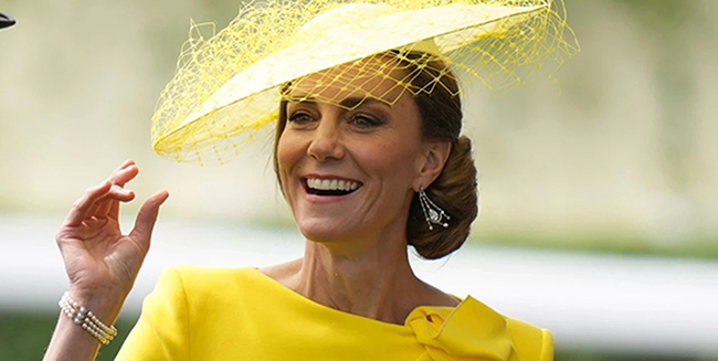 Kate Middleton... 3 YIL ARADAN SONRA GELENEKSEL ETKİNLİKTE; ELBİSESİ VE TAKILARI DİKKAT ÇEKTİ!