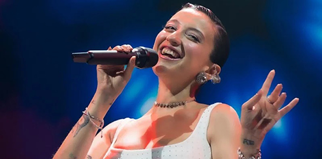 Melike Şahin... DOĞUM ÖNCESİ SON KONSERLER!