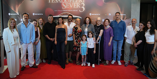 Aşk Tesadüfleri Sever... SERİNİN 3. FİLMİ GELİYOR!