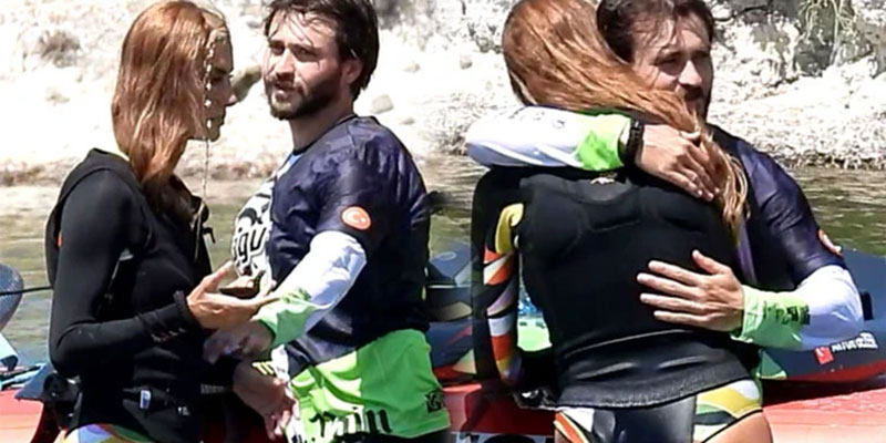 Çağla Şikel-Mertcan Tunca... ÇEŞME'DE AŞK SÖRFÜ!