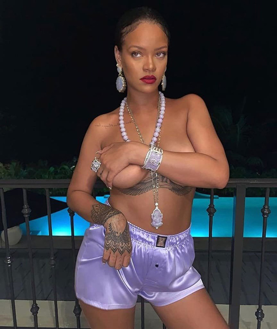 rihanna-morkolye.jpg