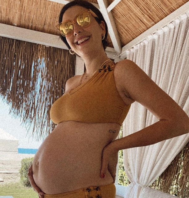 berguzarkorel-hamilebikini.jpg