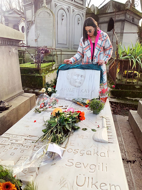 sevcanorhan-ahmetkayamezar1.jpg