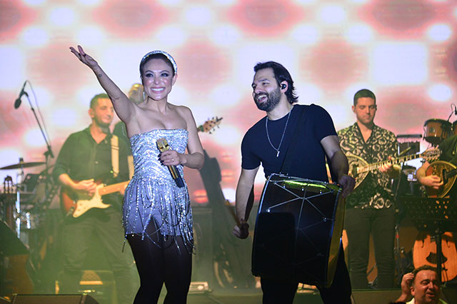 ziynetsali-yilbasi.jpg