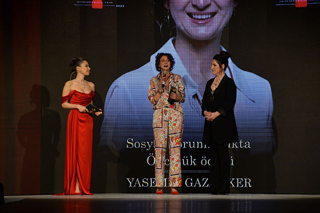 yaseminkazanker-odul.jpg