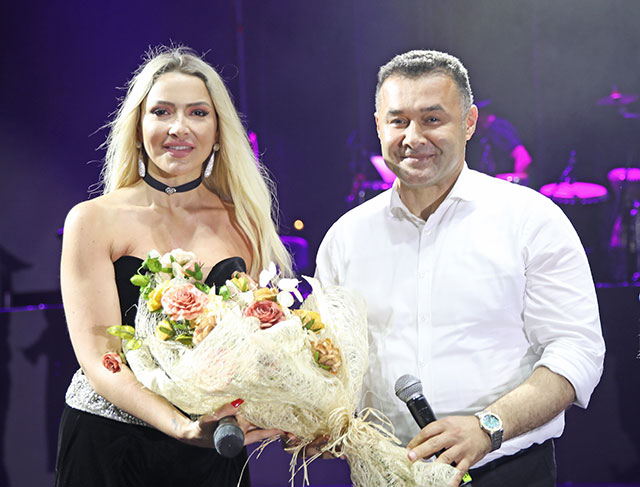 hadise-alanya2.jpg