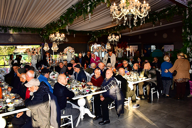 tugbaozay-iftar1.jpg