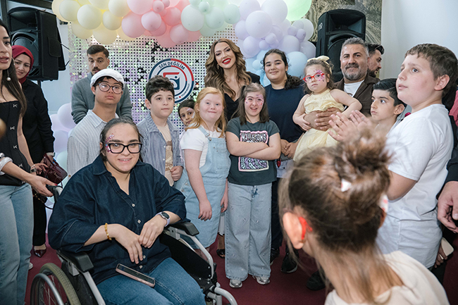 hadise-ozelcocuklar1.jpg