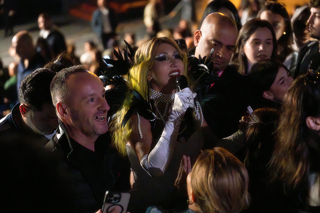 handeyener-tribun.jpg