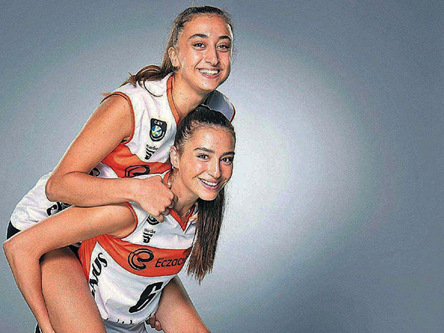elifsahin-salihasahin.jpg