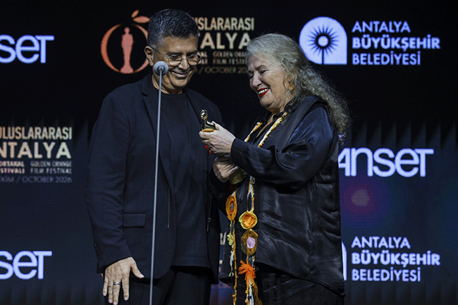 suzankardes-odul.gif