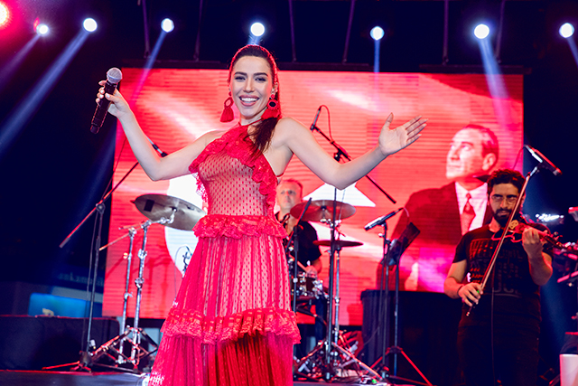 burcugunes_30agustos_1.jpg burcugunes_30agustos_1.jpg