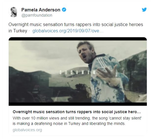 pamelaanderson_paylasim.jpg
