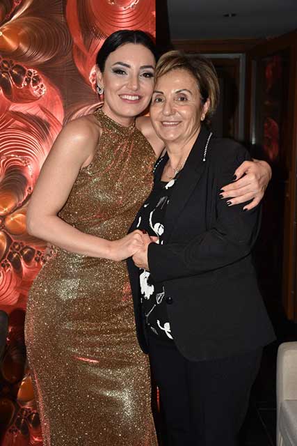 sevcanorhon_anne.jpg sevcanorhon_anne.jpg