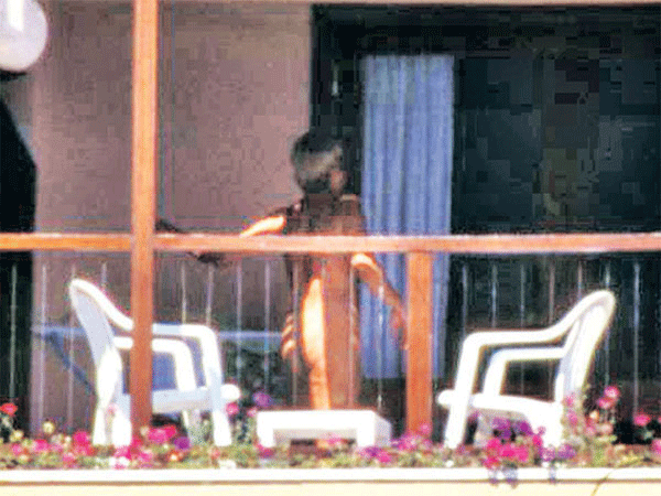 47 yaşındaki Sibel Can’ın balkonda çekilmiş bikinili fotoğrafları geçen haf...