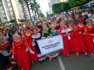 ADANA "PORTAKAL ÇİÇEĞİ FESTİVALİ", RİO KARNAVALI'NI ARATMADI!