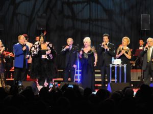 "DEVLER SAHNESİ"NDE KONSER BAHANE, DOSTLUK ŞAHANE!